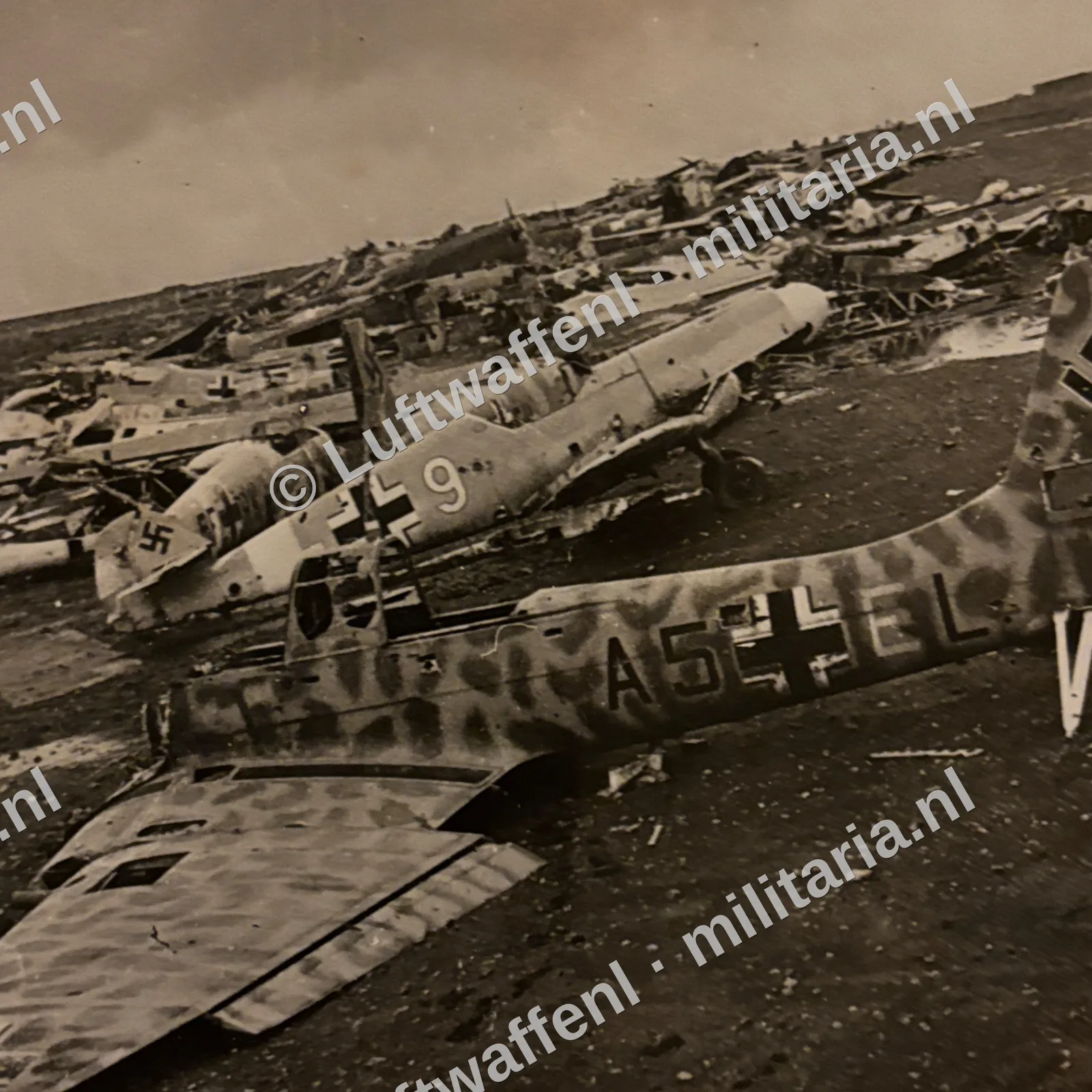 Duits vliegtuig kerkhof Derna Aerodrome Libië — Foto's & Documenten — WO2 (foto 2 van 3)