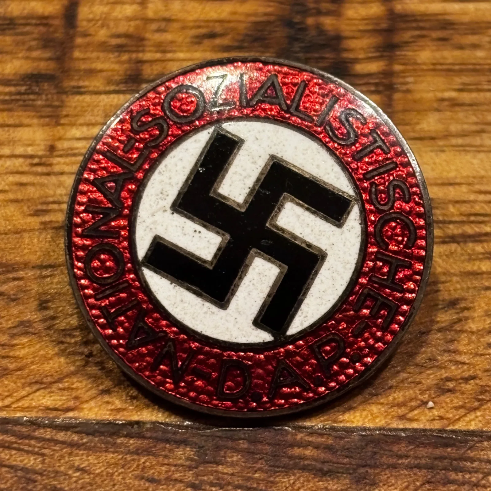 NSDAP leden pin Karl Wurster M1/34 — WO2