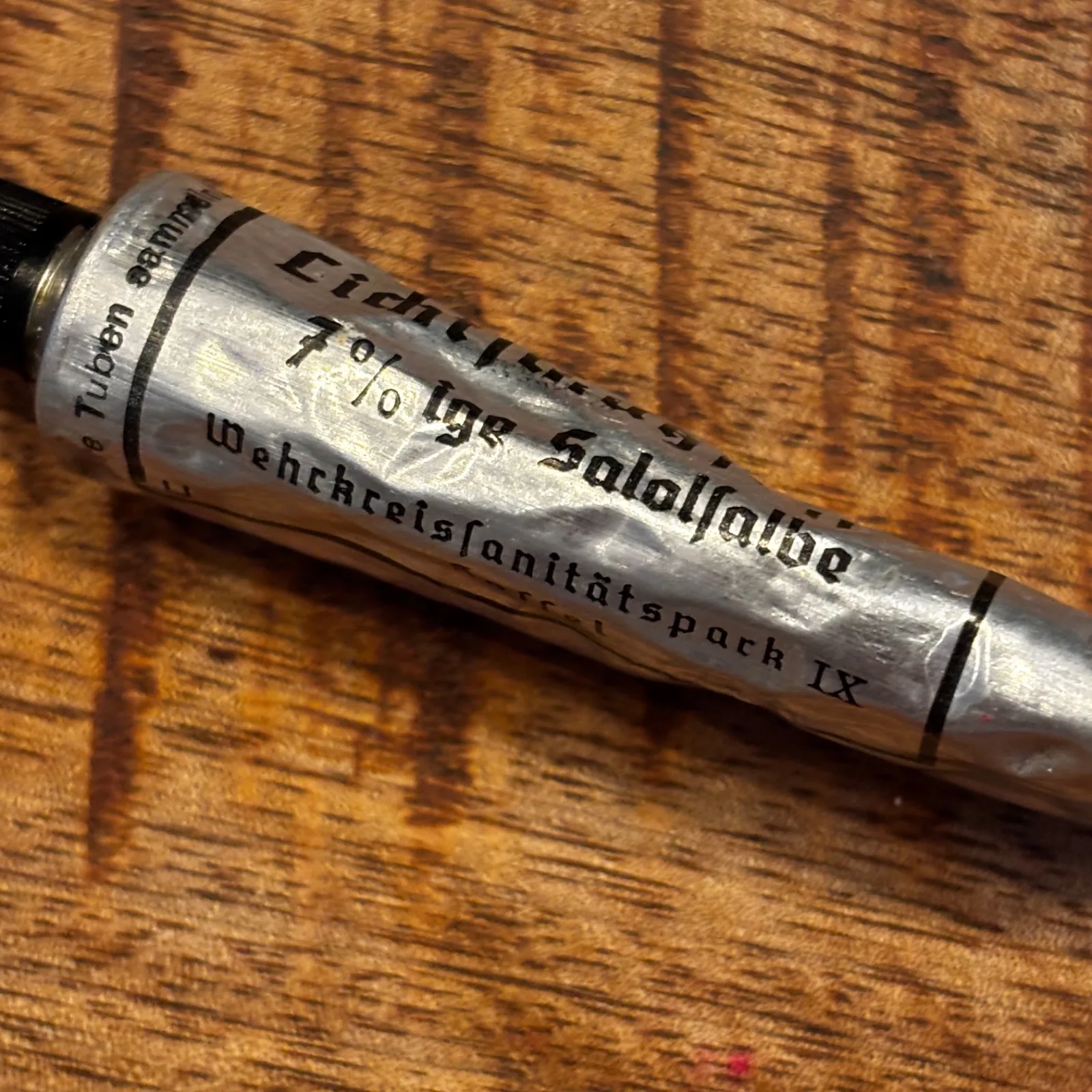 Tube lichtschutzsalbe — Uitrusting & Accessoires — WO2 (foto 2 van 3)