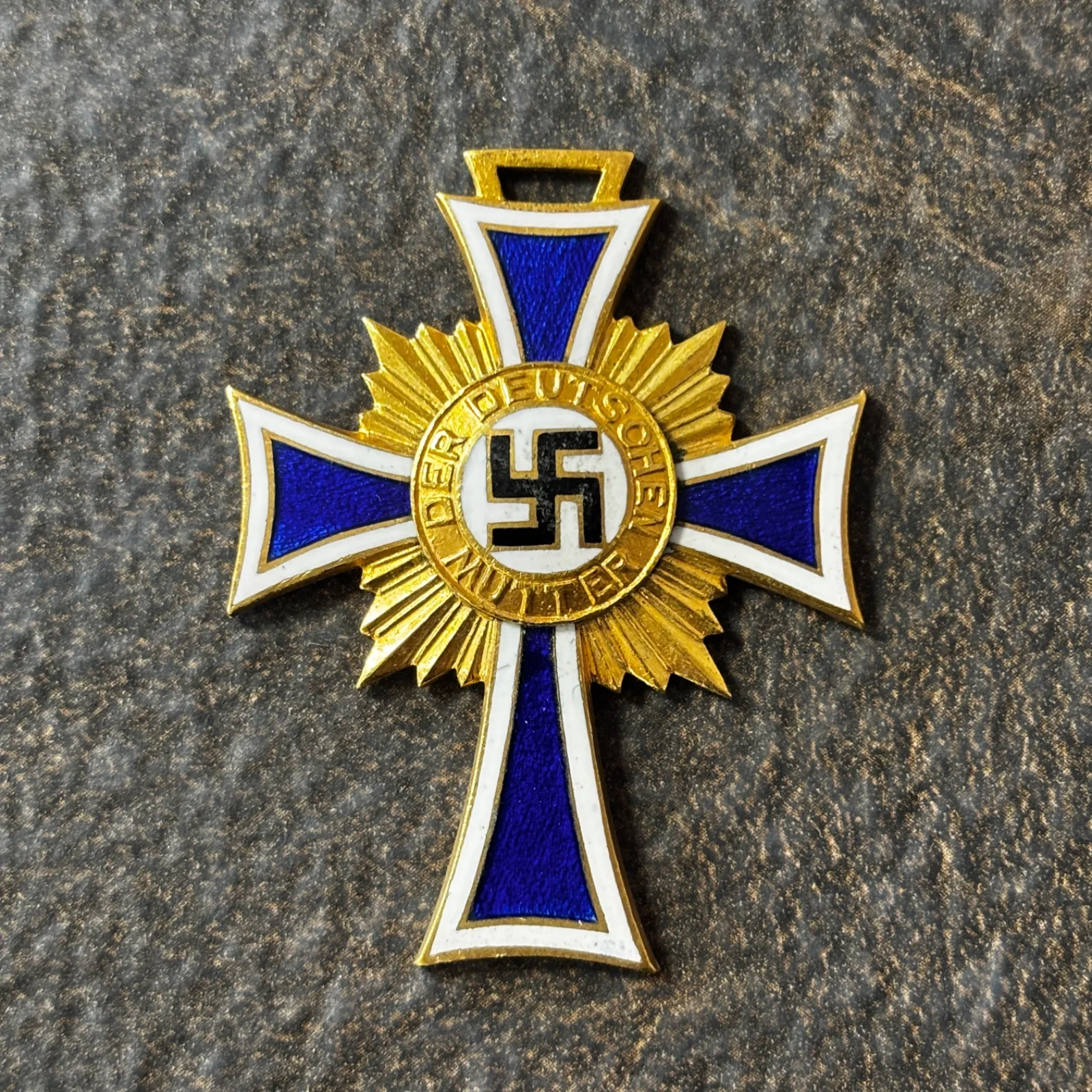 Bronzen moederkruis zonder lint — WO2