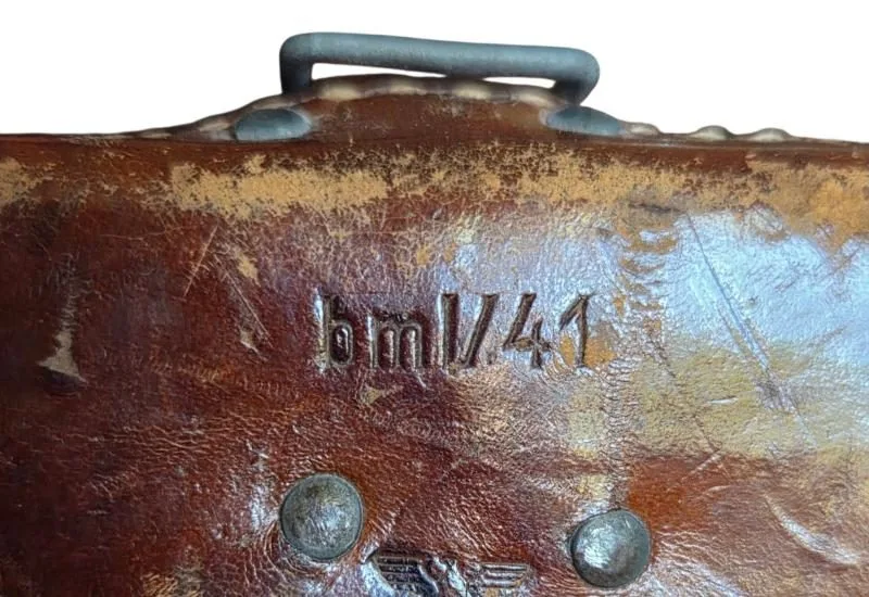 a wehrmacht Radio Operator Tornister number 2 1 riempje is gebroken wel in hele nette staat — Uitrusting & Accessoires — WO2 (foto 7 van 8)