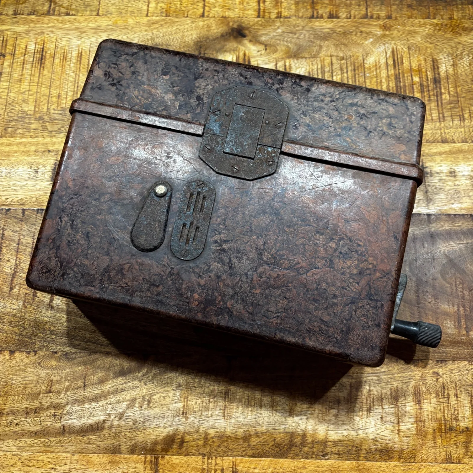 Duitse veldtelefoon Gilze-Rijen — Uitrusting & Accessoires — WO2 (foto 2 van 5)