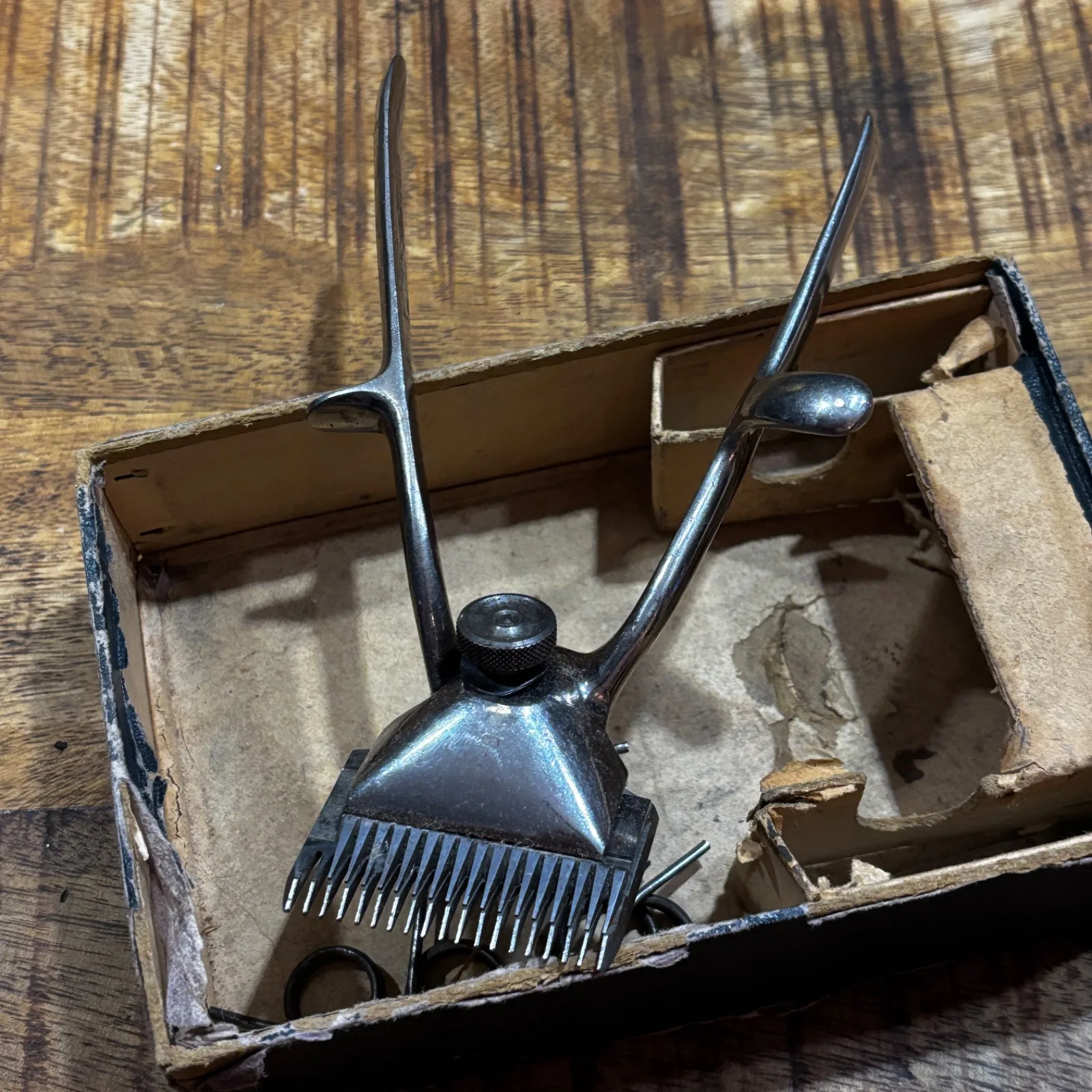Jota tondeuse — Uitrusting & Accessoires — WO2 (foto 3 van 3)
