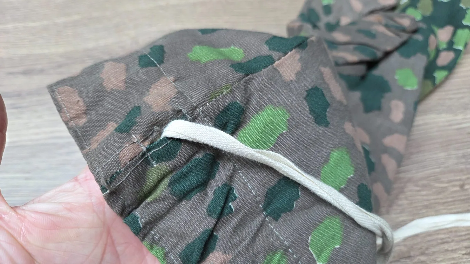 Waffen SS wanten erbsentarn — Uniformen — WO2 (foto 3 van 5)