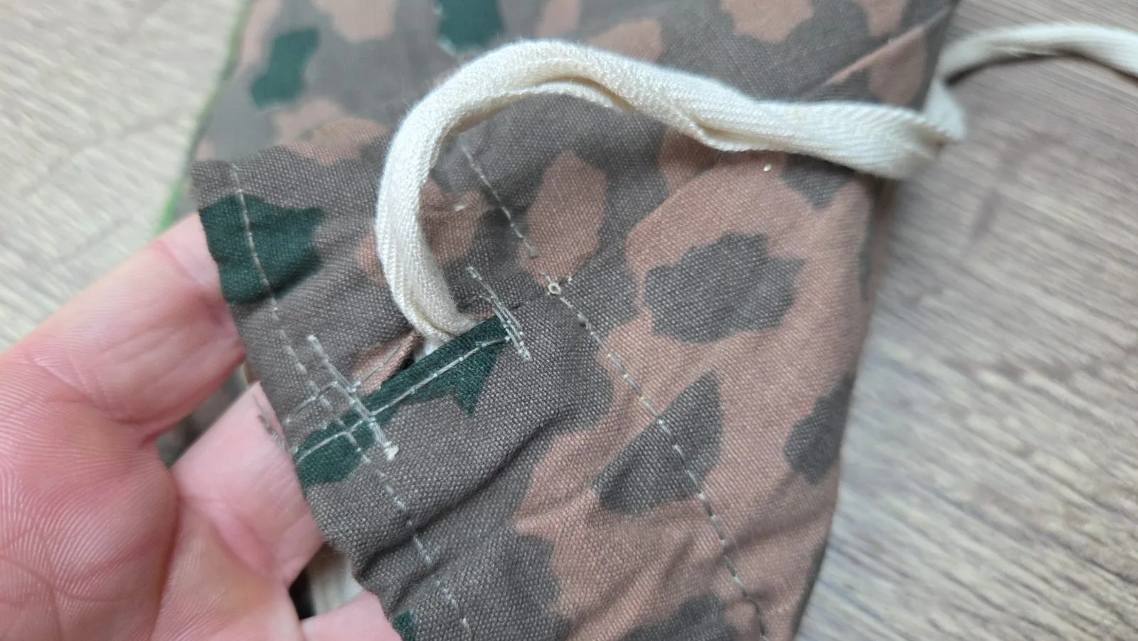 Waffen SS wanten erbsentarn — Uniformen — WO2 (foto 2 van 5)