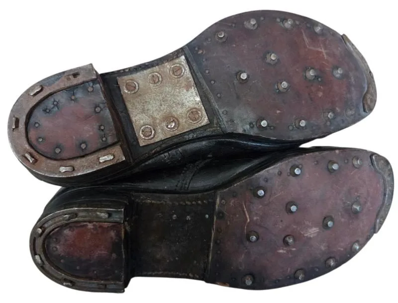 a set off British Dispatch Rider Boots de zool is 31 cm lang — Overige — WO2 (foto 8 van 10)