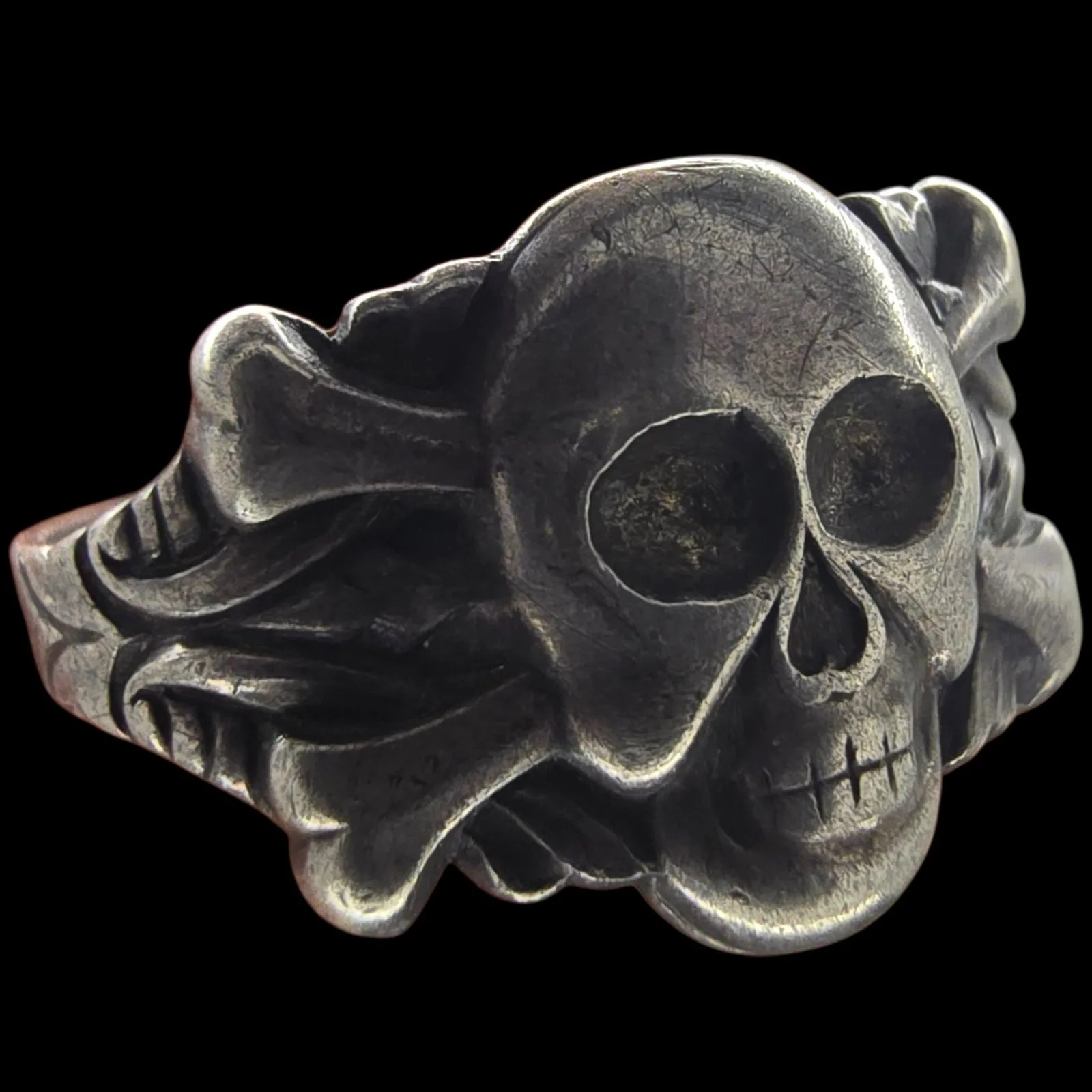 Original Totenkopf Ring gemarkeerd Zilver 835 — WO2