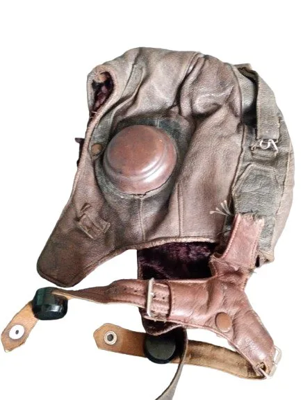 Luftwaffe LKpW 101 fliegerhaube 1939 — Helmen & Hoofddeksels — WO2 (foto 2 van 5)
