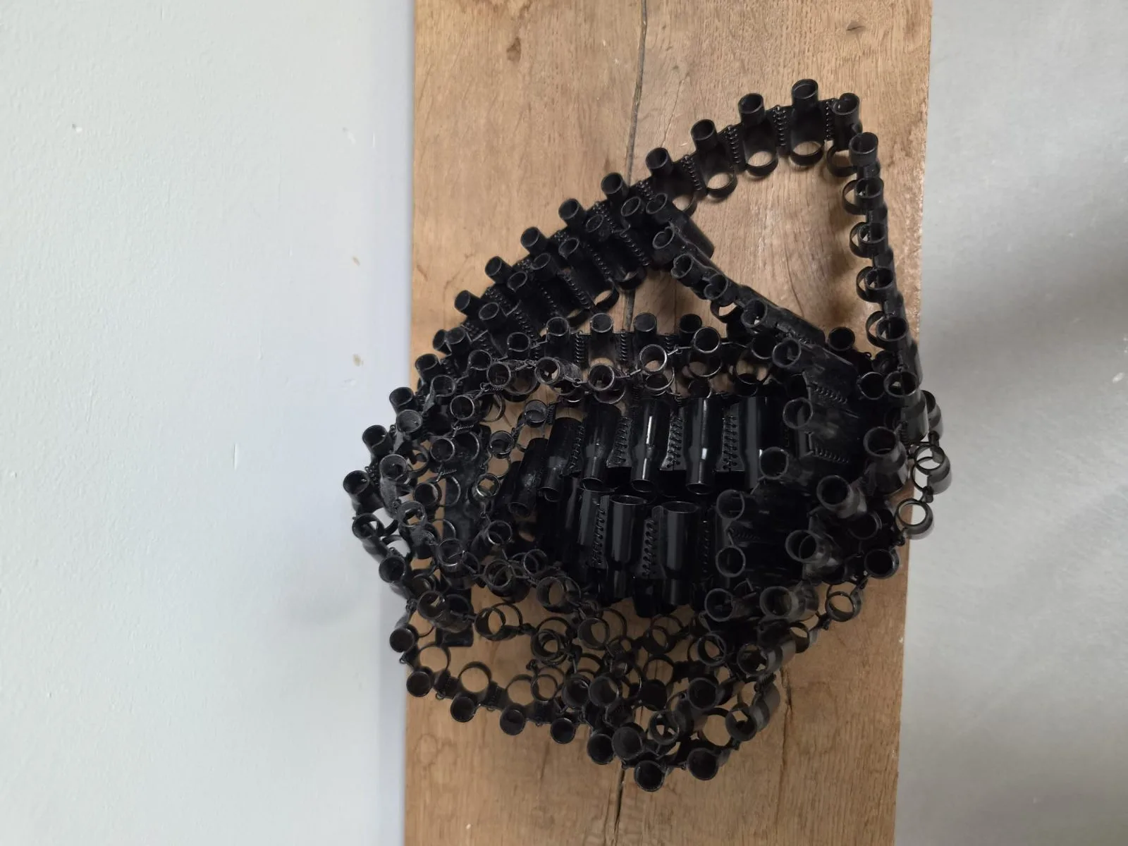Vintage Metal Ammunition Feed Belt / Cartridge Holder, Approx. 4 Metres – Military — Uitrusting & Accessoires — Modern (foto 3 van 4)