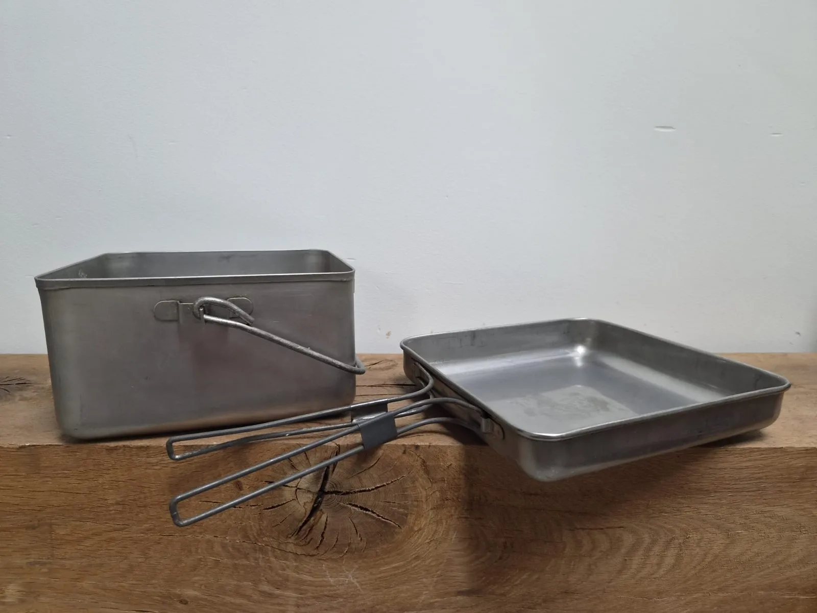 British Army No.12 Field Cooker Cooking Pan Set – S.J. & E. Fellows, 1980 — Koude-Oorlog