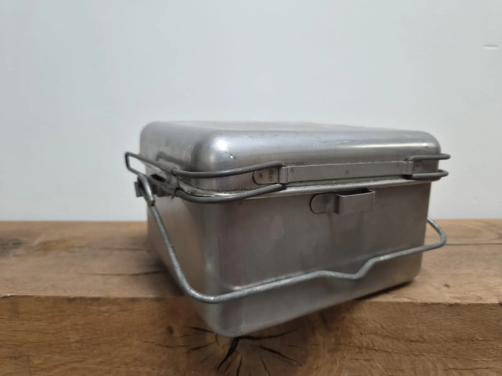 British Army No.12 Field Cooker Cooking Pan Set – S.J. & E. Fellows, 1980 — Uitrusting & Accessoires — Koude-Oorlog (foto 2 van 3)