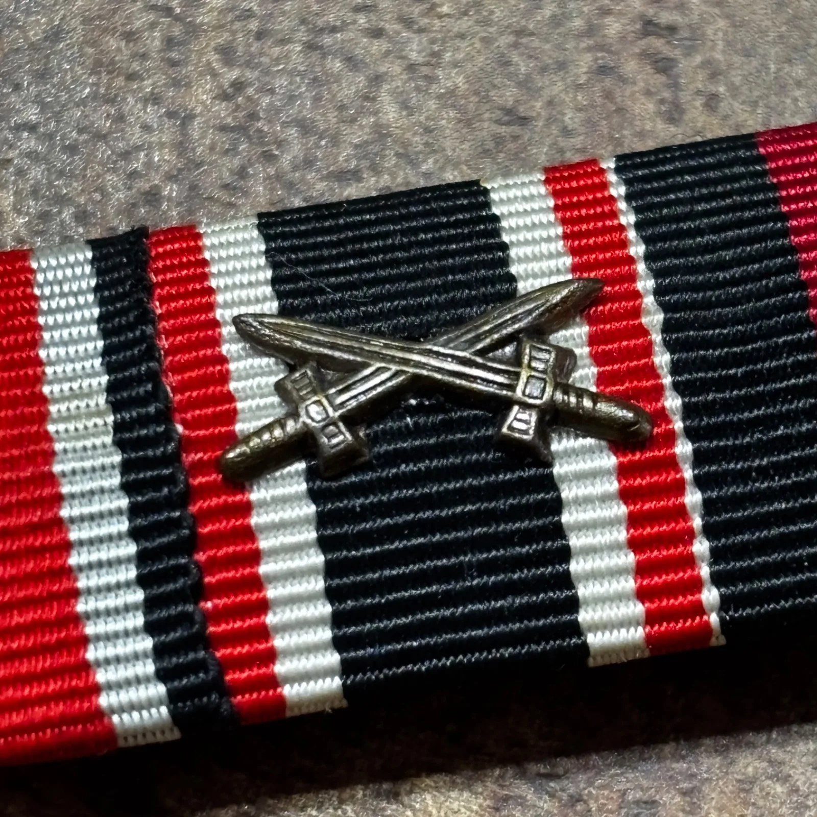 EK2, Sudetenland & KvK met zwaarden ribbon — Medailles & Onderscheidingen — WO2 (foto 2 van 4)