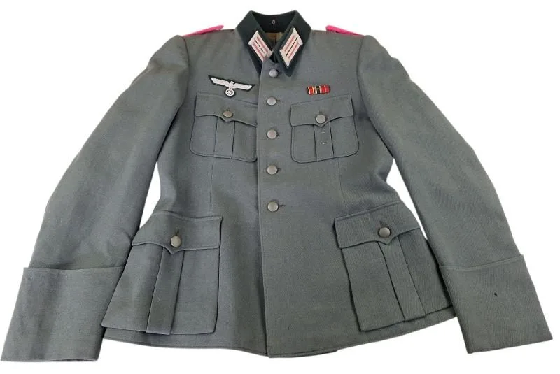 a wehrmacht panzerjager oberleutnant tunic — WO2