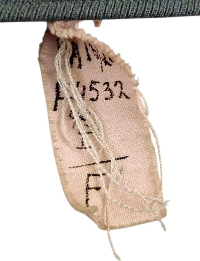 a wehrmacht panzerjager oberleutnant tunic — Uniformen — WO2 (foto 6 van 10)
