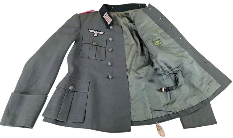 a wehrmacht panzerjager oberleutnant tunic — Uniformen — WO2 (foto 4 van 10)