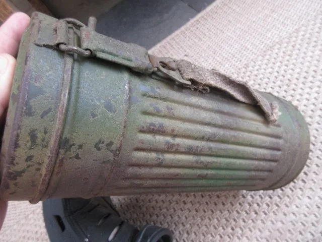 Duits gasmasker , gecamoufleerd , zeldzaam — Uitrusting & Accessoires — WO2 (foto 2 van 5)