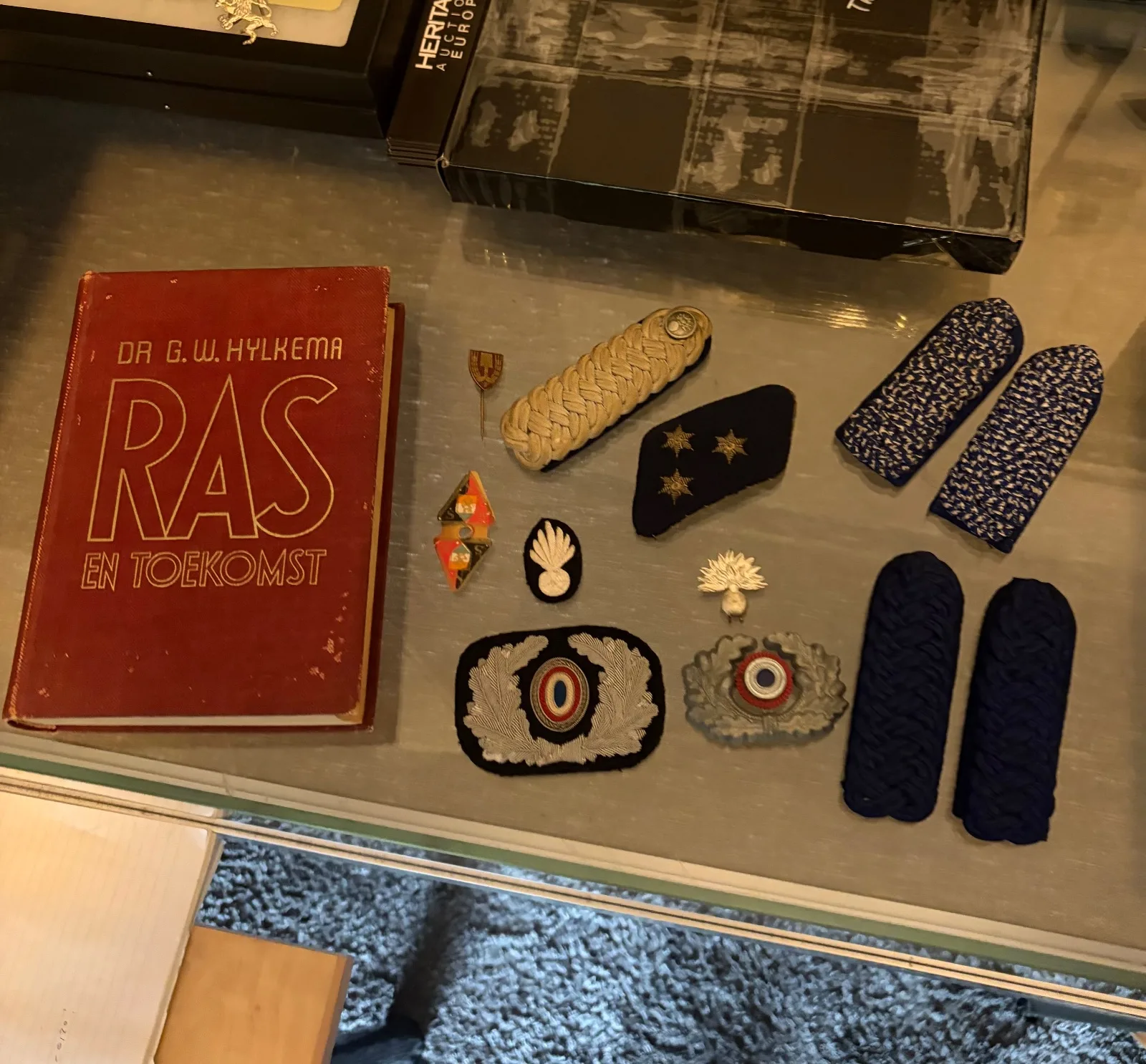 Schalkhaar politie emblemen ww2 — WO2
