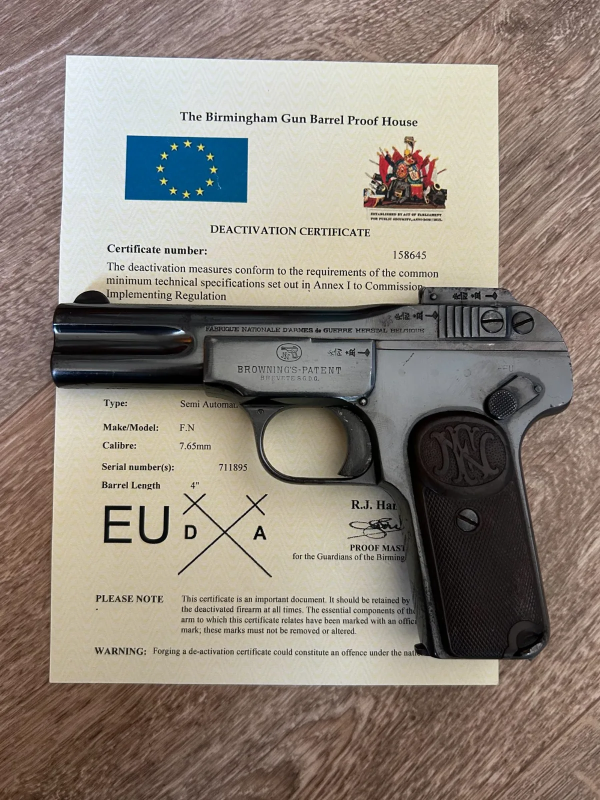 Browning FN 1900 pistool gedeactiveerd — Wapens — WO1 (foto 2 van 10)