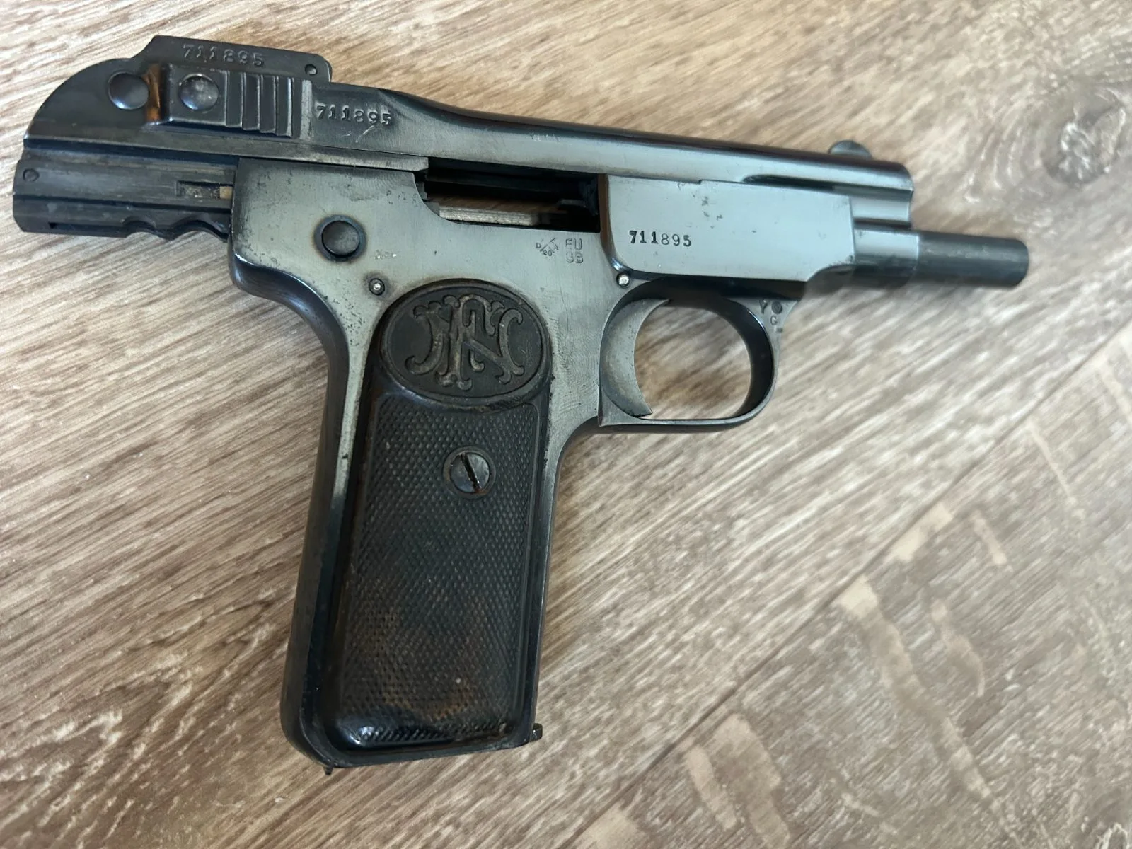 Browning FN 1900 pistool gedeactiveerd — Wapens — WO1 (foto 9 van 10)