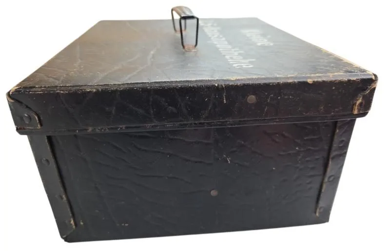 Een Duitse 'kleine' EHBO-kit uit de Tweede Wereldoorlog (Luftschutz), met een deel van de inhoud. — Uitrusting & Accessoires — WO2 (foto 10 van 10)