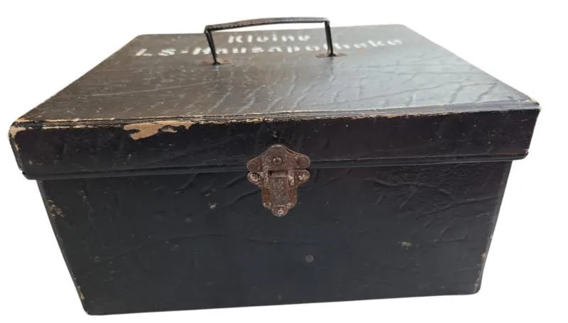 Een Duitse 'kleine' EHBO-kit uit de Tweede Wereldoorlog (Luftschutz), met een deel van de inhoud. — Uitrusting & Accessoires — WO2 (foto 4 van 10)