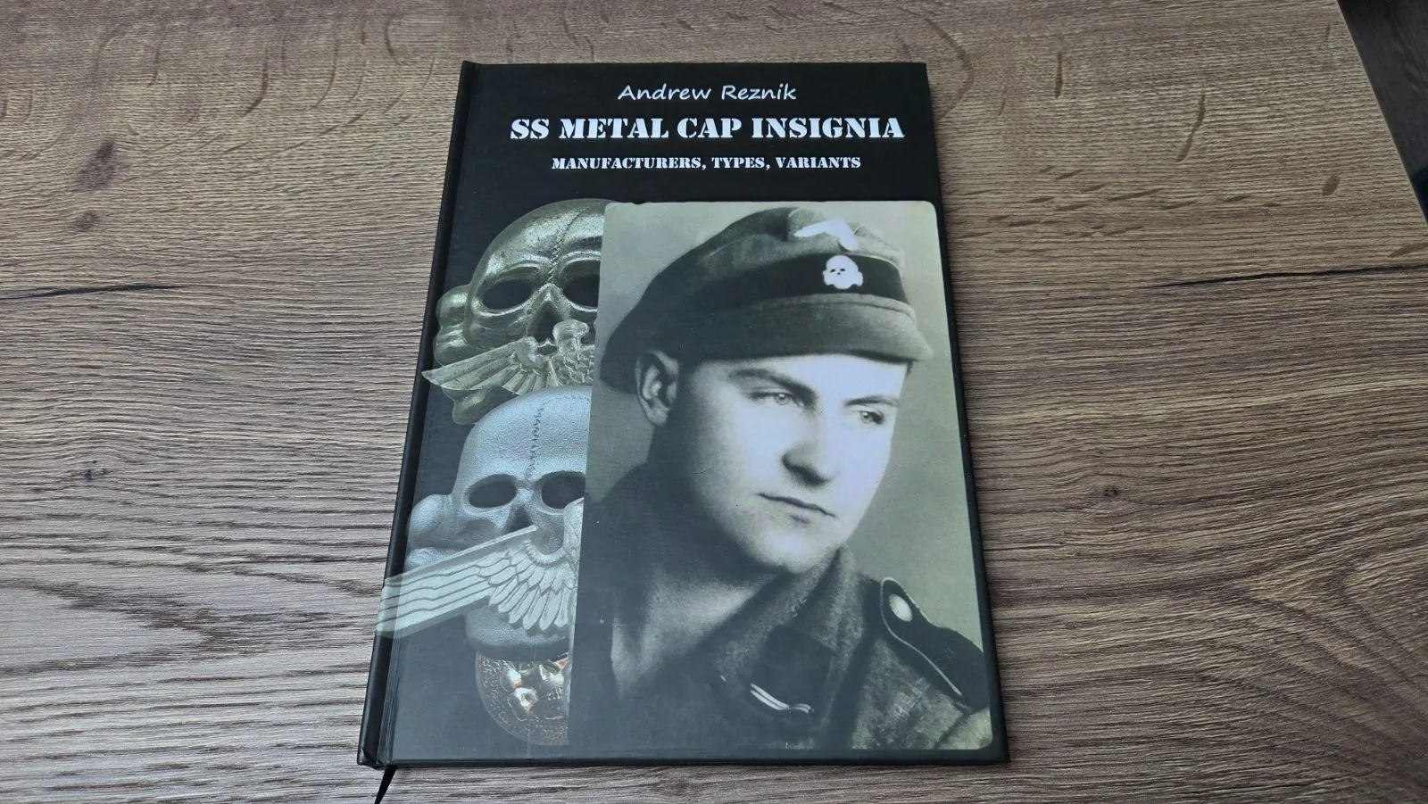 Boek - SS Metal Cap Insignia 2021 — Modern
