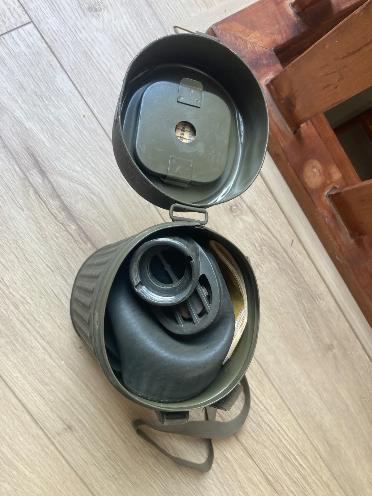 Nedra gasmasker — Uitrusting & Accessoires — WO2 (foto 3 van 9)
