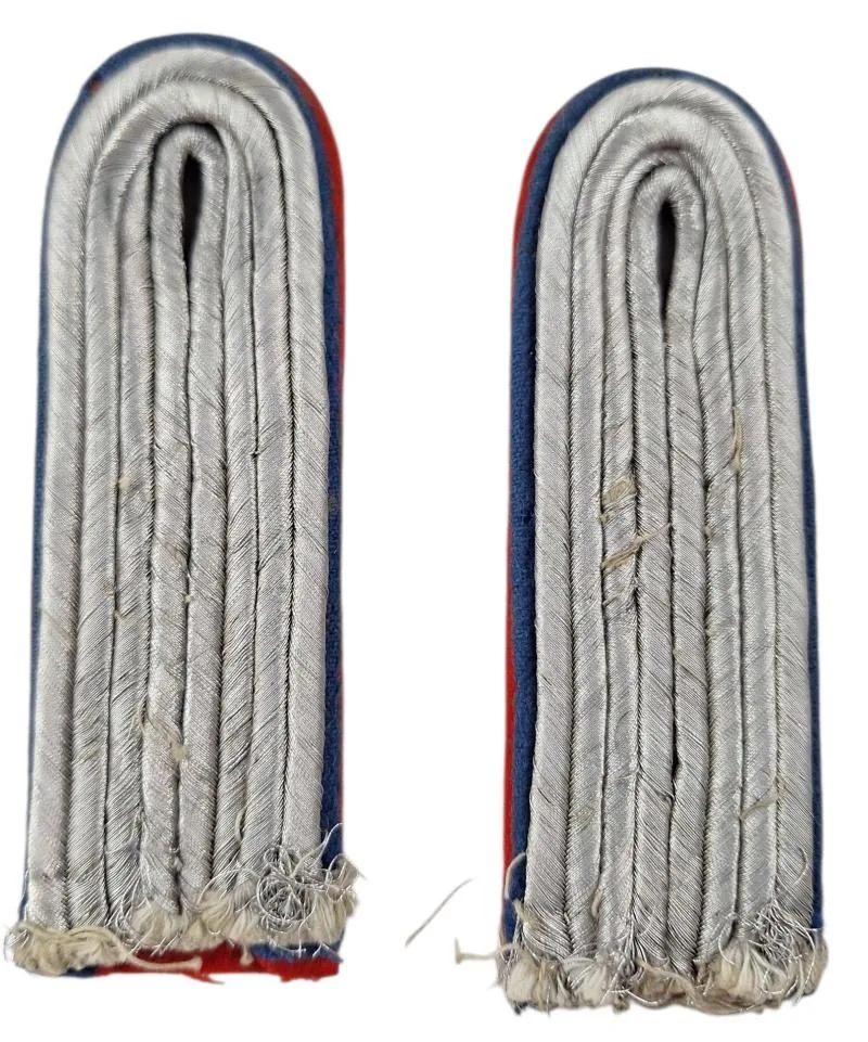 a set off shoulder boards for a lieutenant of the reserve flak — WO2