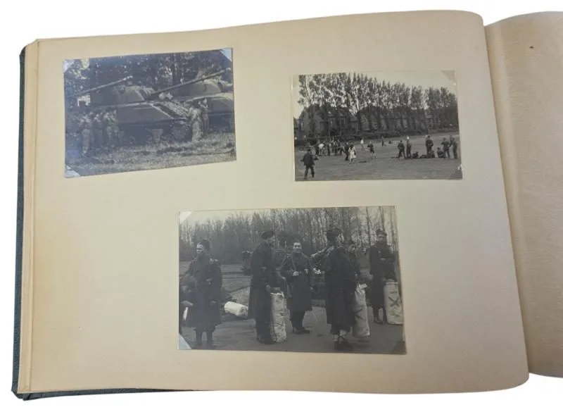 een nederlandse ww2 foto boek  vanaf begin van de oorlog tot de bevrijding — Foto's & Documenten — WO2 (foto 3 van 10)