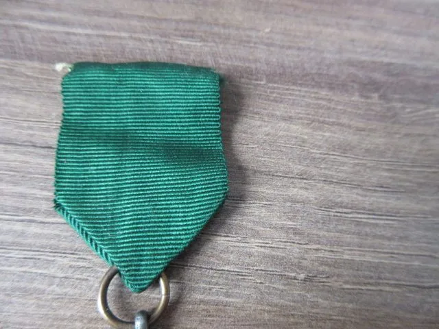 Ostvolker medailee , 2de klasse — Insignes & Emblemen — WO2 (foto 3 van 5)