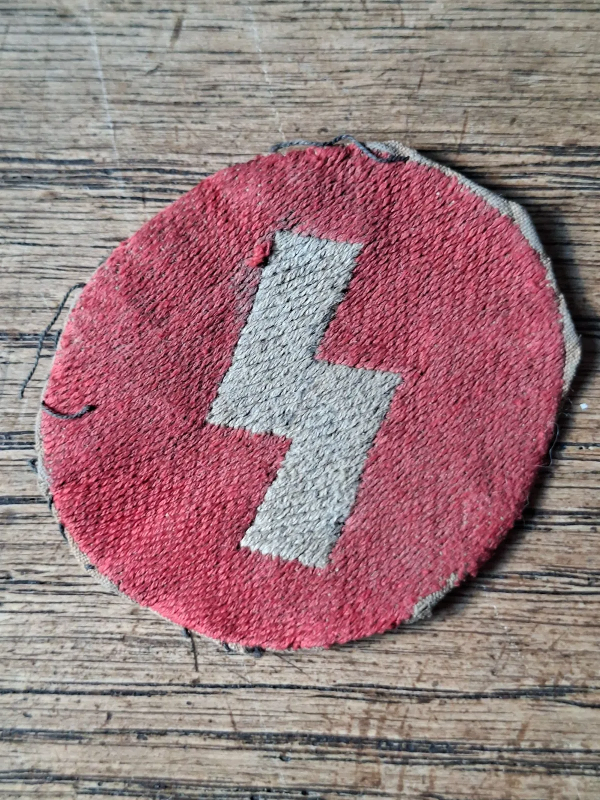 DJ Deutches Jungvolk insignia gedragen — WO2