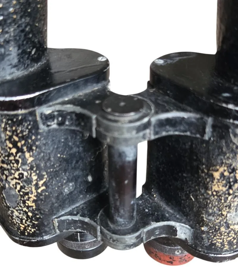 in een zwaar gebruikte staat duitse ww2 10x50 verrekijker — Uitrusting & Accessoires — WO2 (foto 5 van 10)