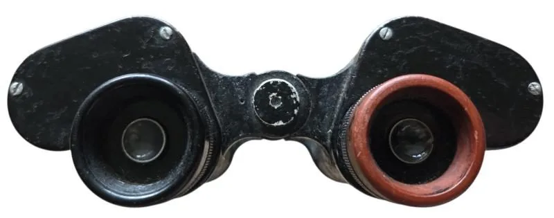 in een zwaar gebruikte staat duitse ww2 10x50 verrekijker — Uitrusting & Accessoires — WO2 (foto 8 van 10)