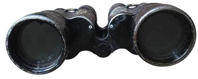 in een zwaar gebruikte staat duitse ww2 10x50 verrekijker — Uitrusting & Accessoires — WO2 (foto 7 van 10)