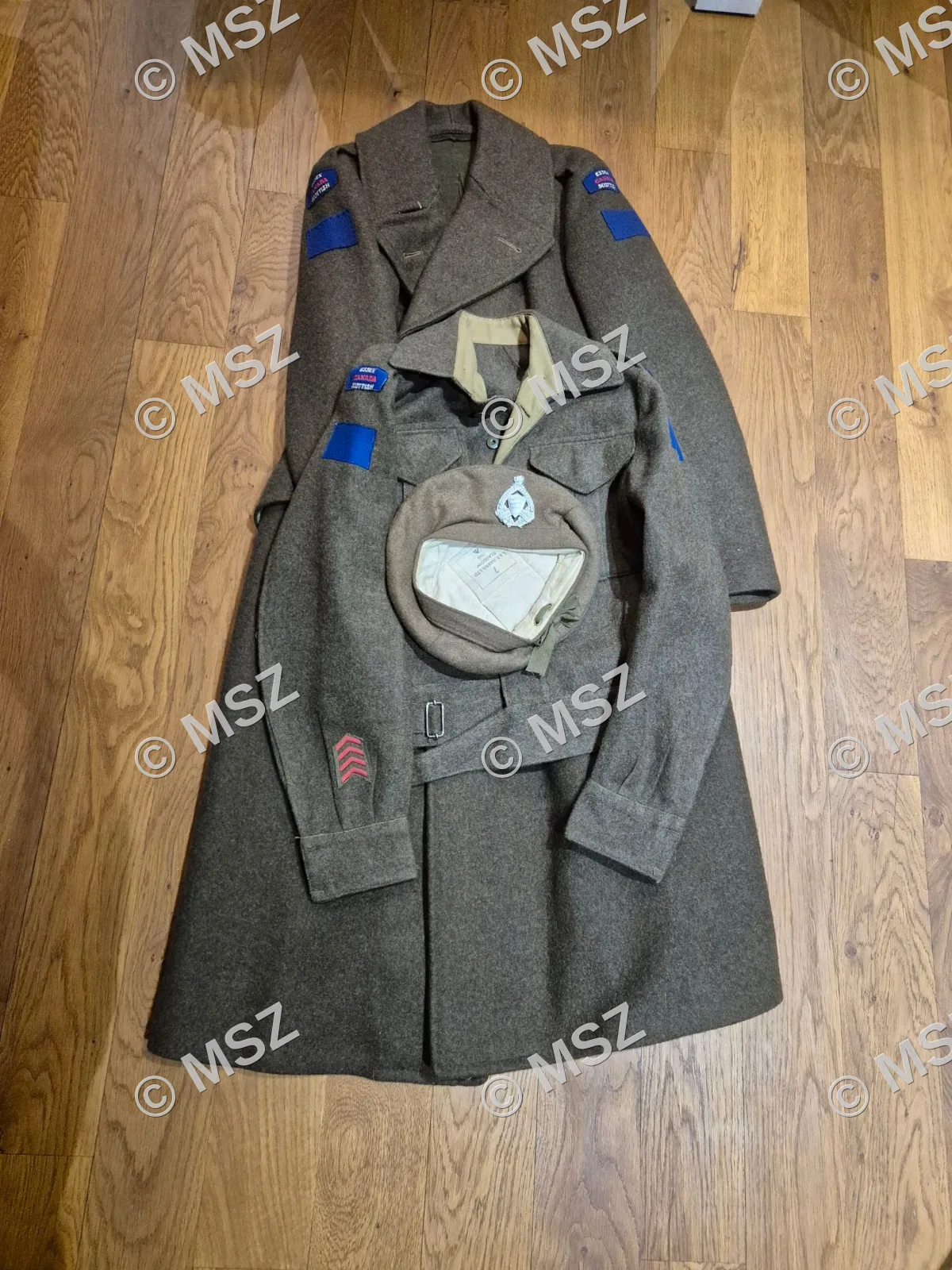 Essex Scottish battledress mantel en tam — WO2
