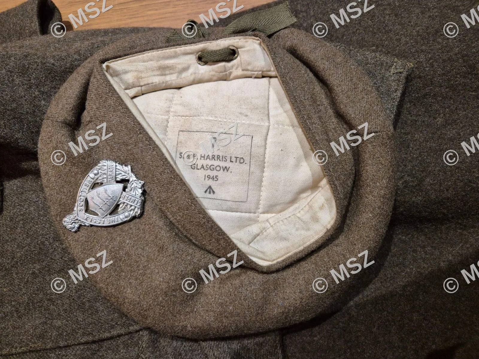 Essex Scottish battledress mantel en tam — Uniformen — WO2 (foto 5 van 7)