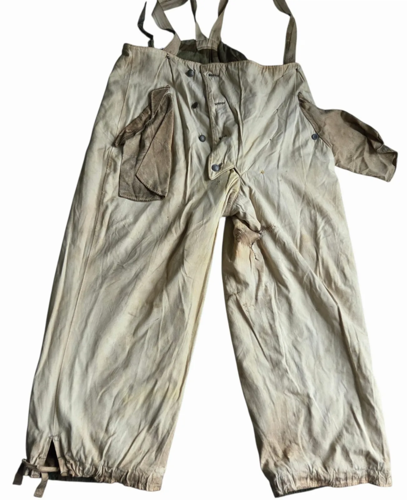 a wehrmacht ww2 Splittertarn omkeer bare broek met kogelgat en bloed — Uniformen — WO2 (foto 7 van 10)