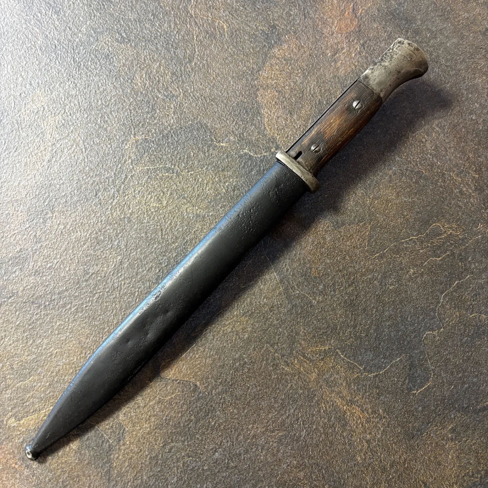Bayonet met schede nummergelijk — WO2