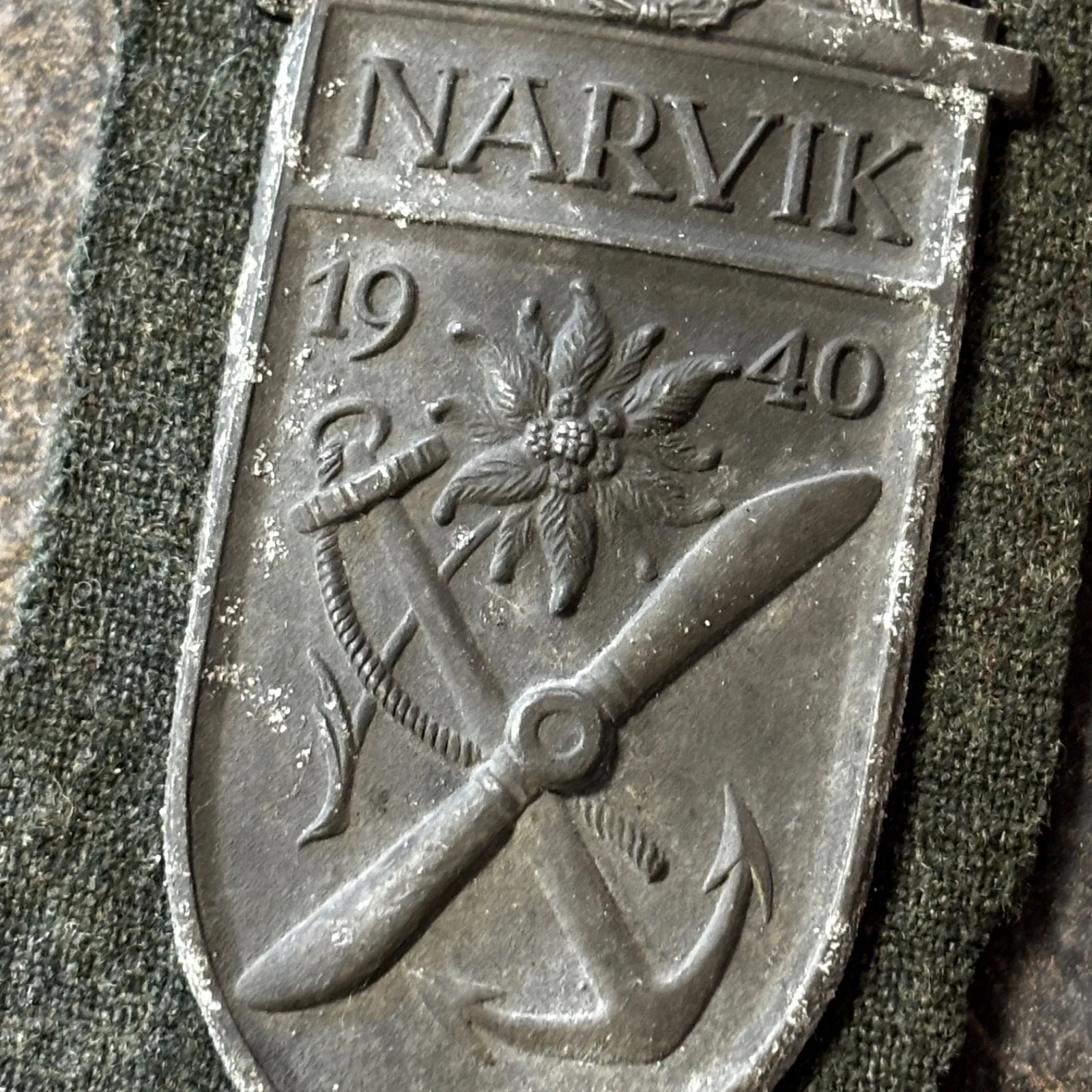 Narvik 1940 schild — Insignes & Emblemen — WO2 (foto 2 van 4)