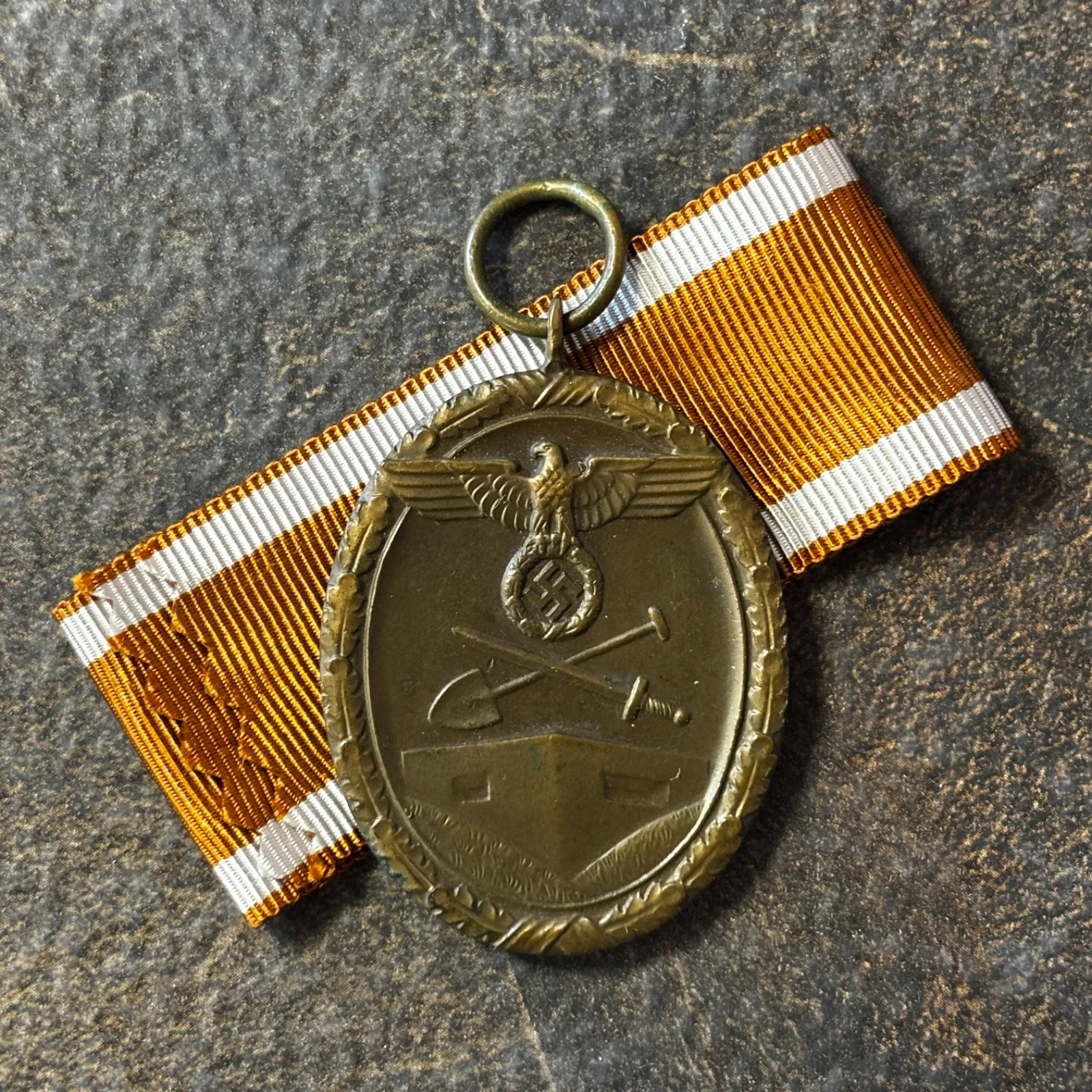 Westwal medaille met lint — WO2