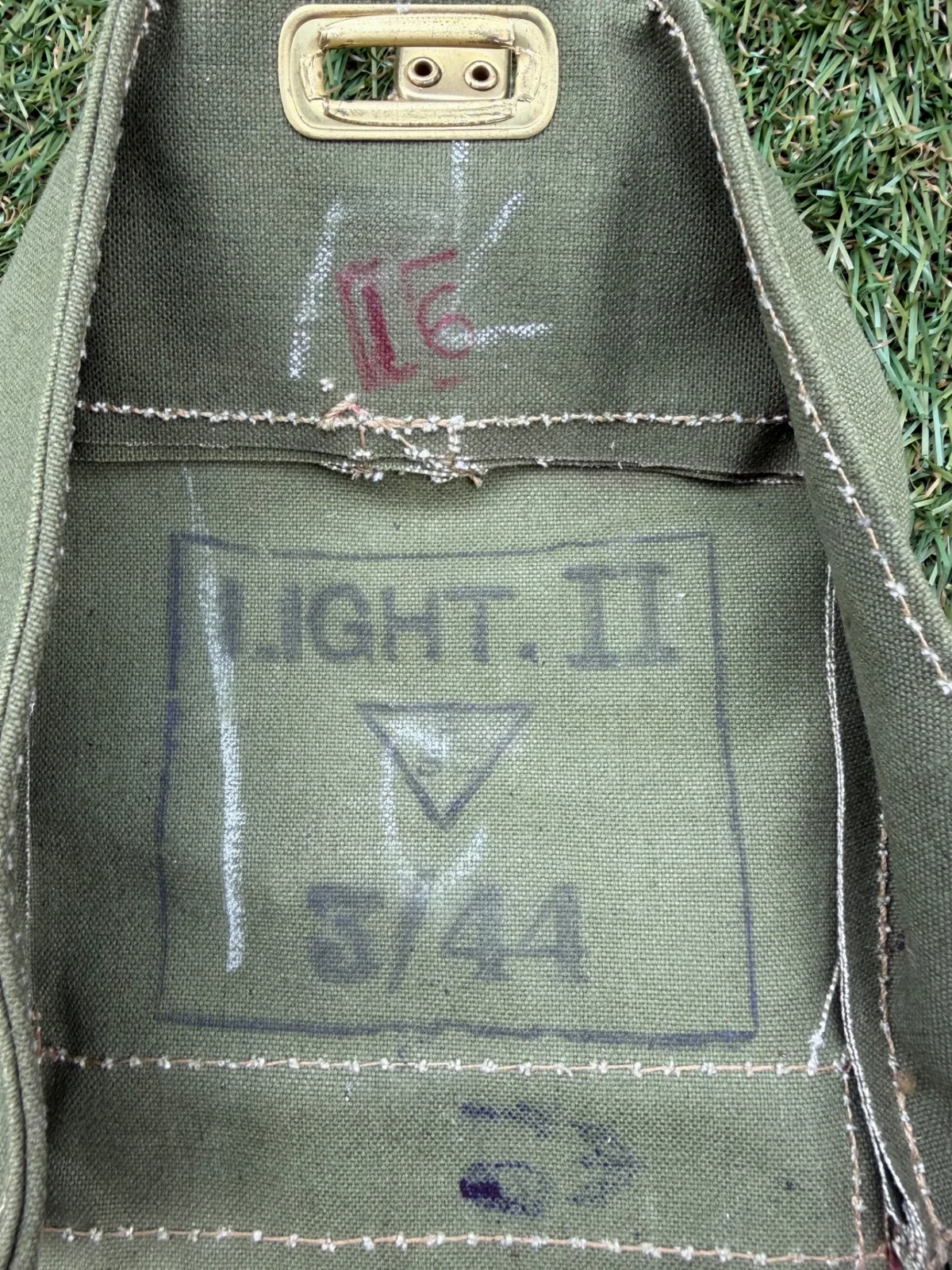 Engelse Wo2 gasmasker tas model lightweight (airborne) — Uitrusting & Accessoires — WO2 (foto 2 van 5)