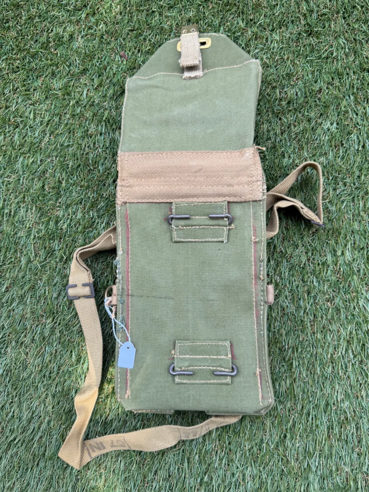 Engelse Wo2 gasmasker tas model lightweight (airborne) — Uitrusting & Accessoires — WO2 (foto 5 van 5)